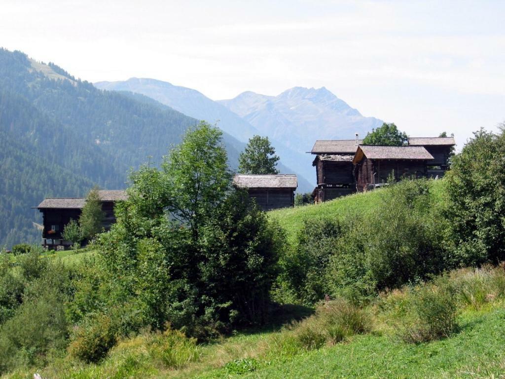 Haus Diezig Goms Bagian luar foto