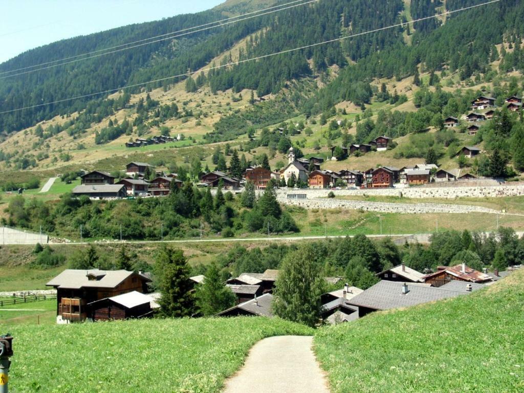 Haus Diezig Goms Bagian luar foto